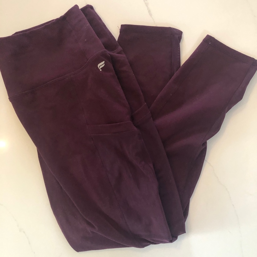 Fabletics Powerhold Leggings in maroon size medium